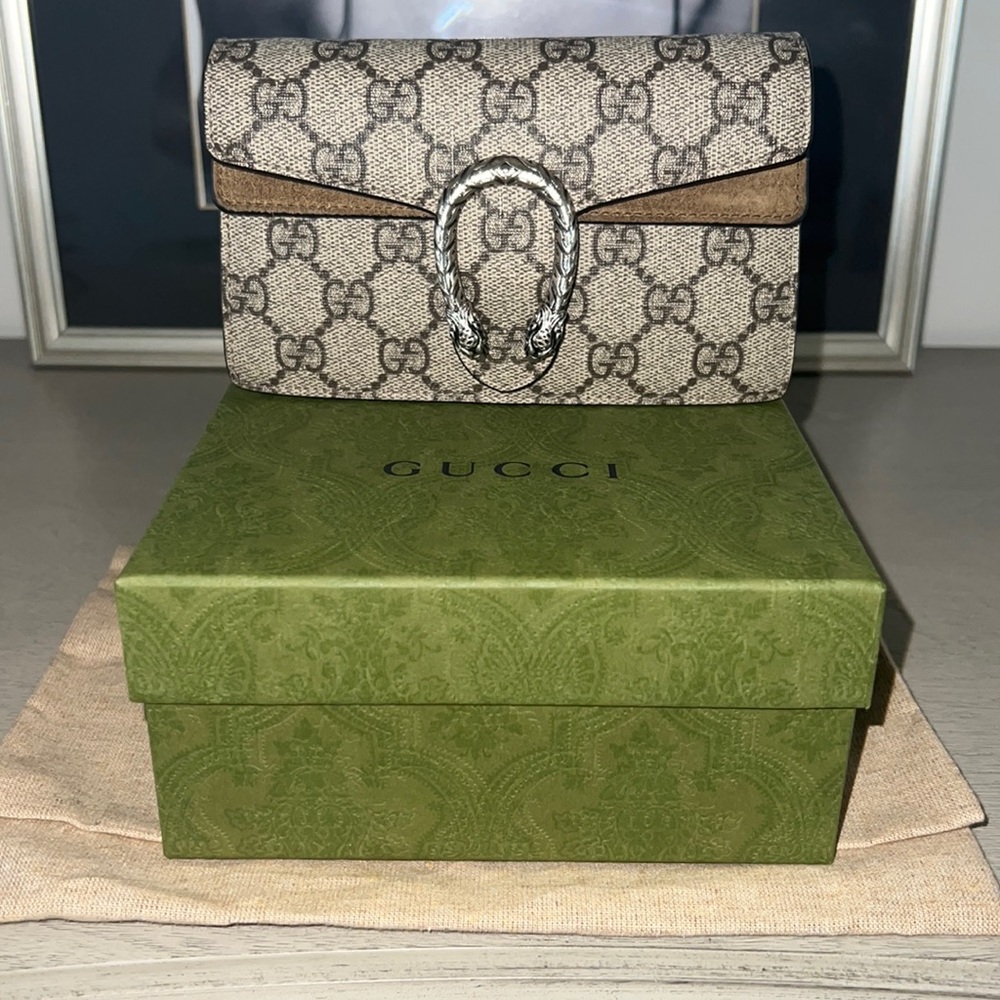 Dionysus GG Supreme super mini bag

Style: 476432 KHNRN 8642
Size: U